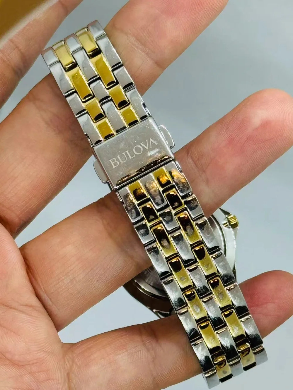 Bulova Women Quartz Watch MOP Dial Crystal Bezel Two Tone 28mm New Battery Runs